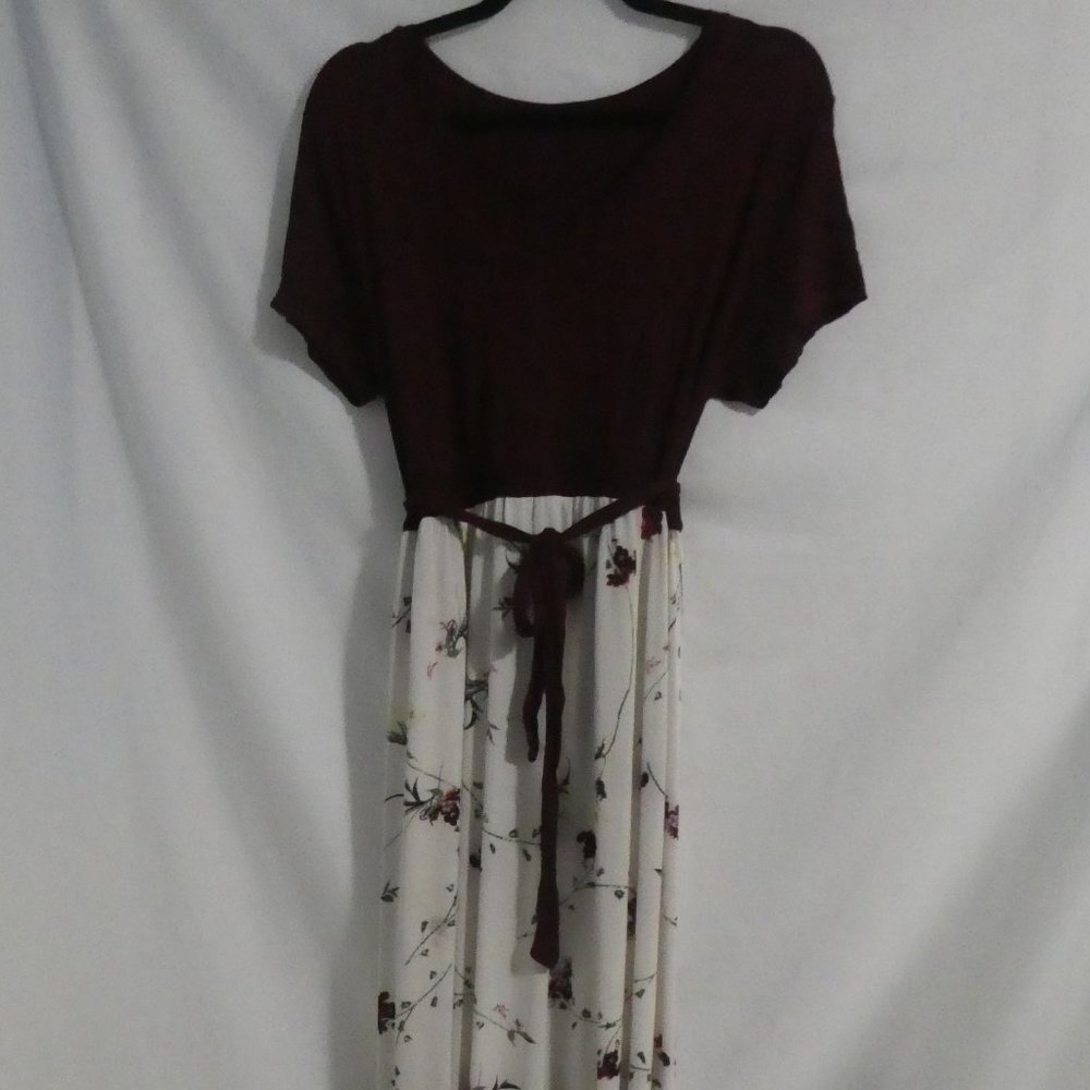 Gorgeous V-Neck Short Sleeve Dress Long Floral Dress W/ Tie Waist Matching Belt